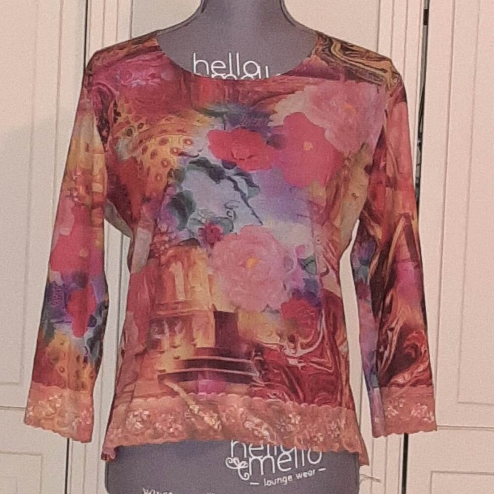 CUBISM CORAL FLORAL TOP WITH LACE - SIZE LARGE